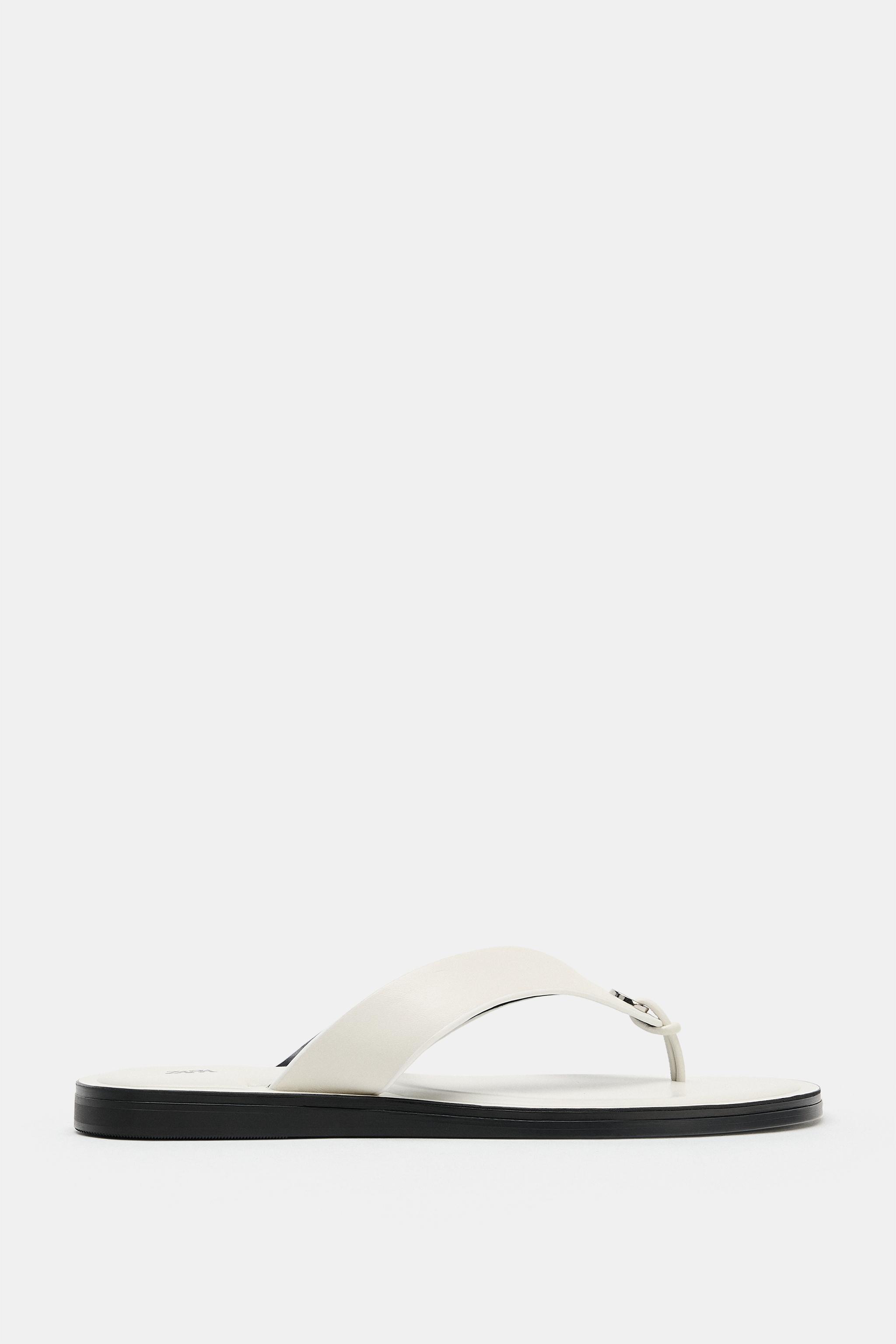SANDALES PLATES EN CUIR